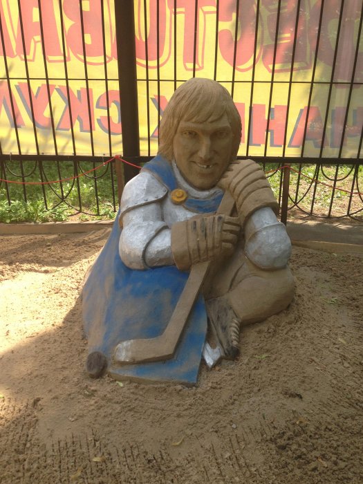 Творческой группой "Арт Блисс" создана «Аллея звезд» со скульптурами из песка в Парке Сокольники 22 мая 2014 г.